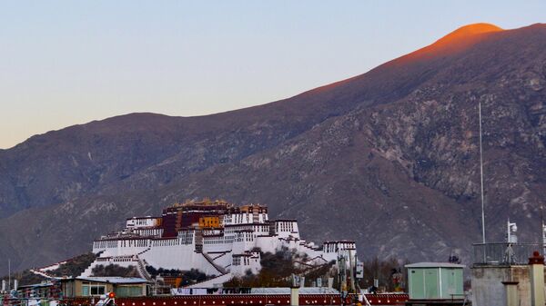 Cung điện Potala ở thành phố Lhasa, Tây Tạng - Sputnik Việt Nam