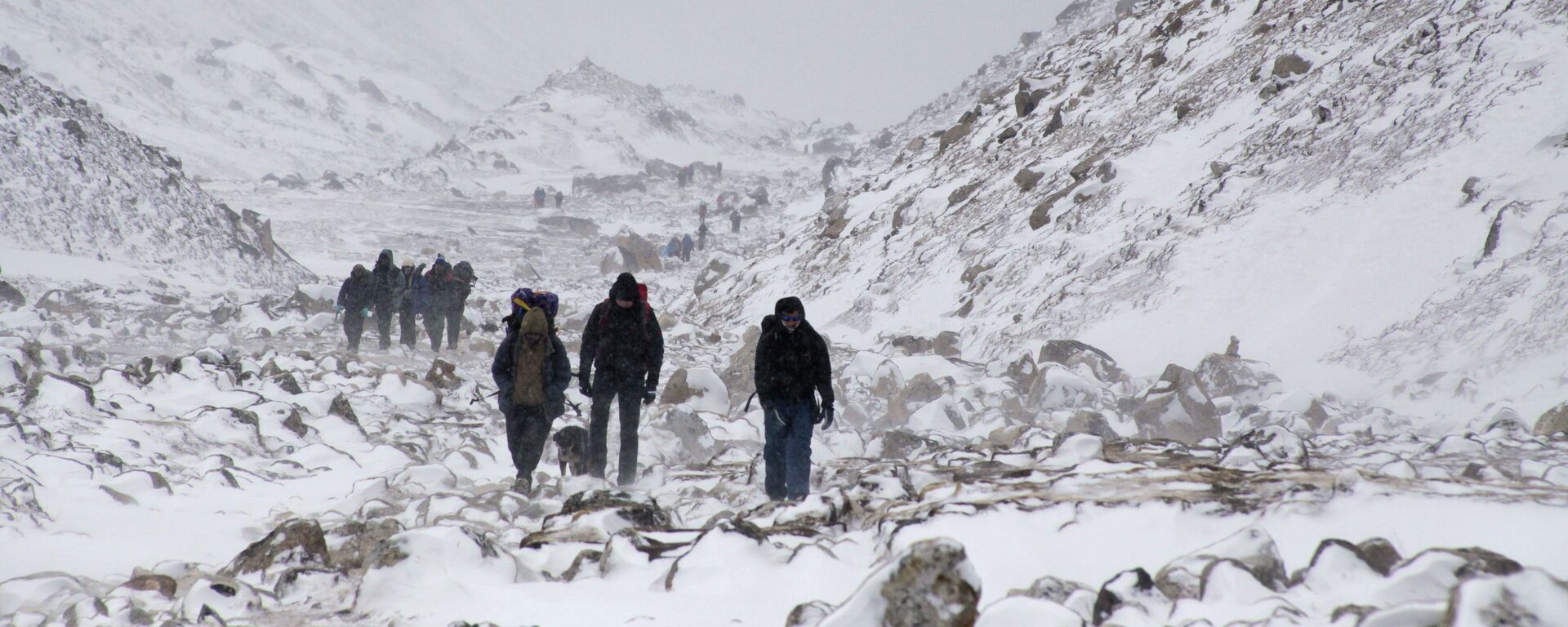 Vận động viên leo lên đỉnh Everest - Sputnik Việt Nam, 1920, 12.02.2021