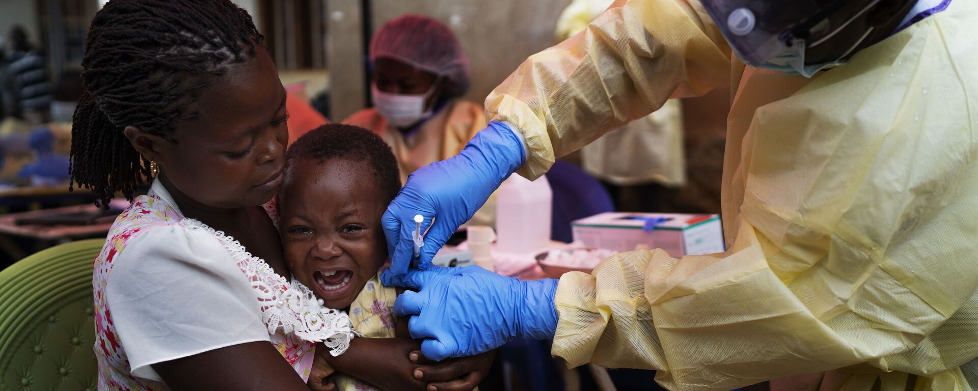 Trẻ em được tiêm vắc xin Ebola ở Congo - Sputnik Việt Nam, 1920, 18.05.2026