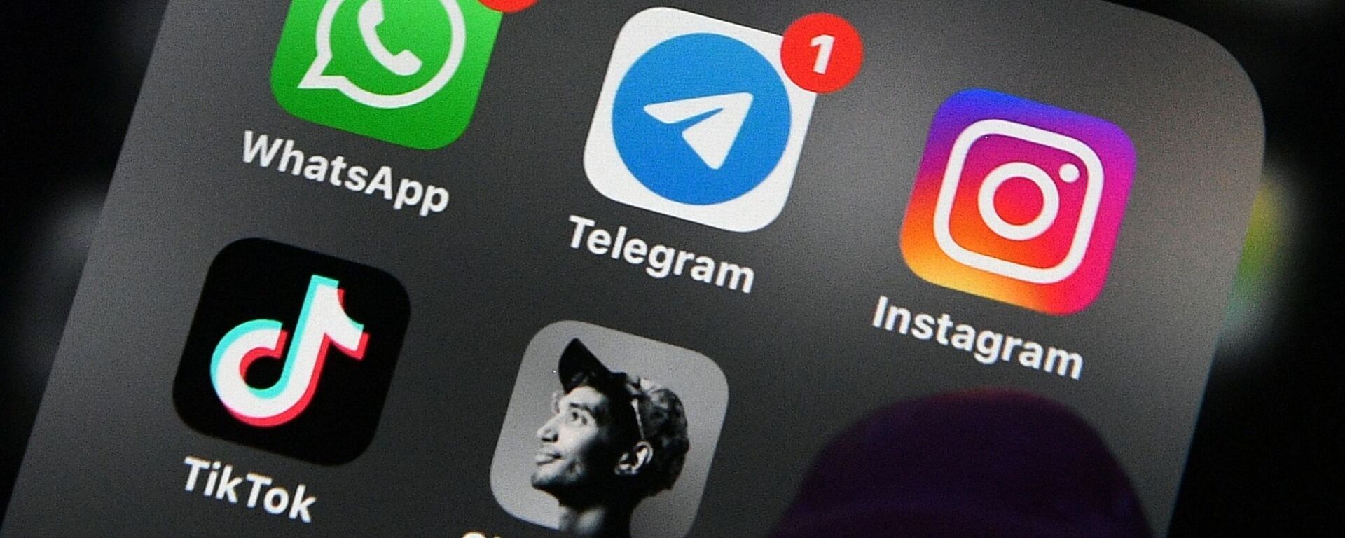Các ứng dụng WhatsApp, Telegram, Instagram, TikTok và Clubhouse trên màn hình - Sputnik Việt Nam, 1920, 30.12.2025