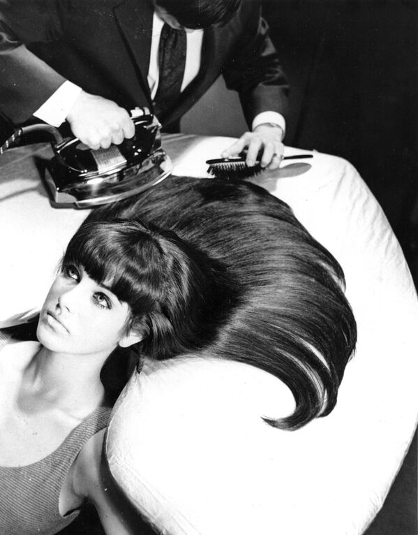 Nhà tạo mẫu Mỹ là tóc của người mẫu - Sputnik Việt Nam