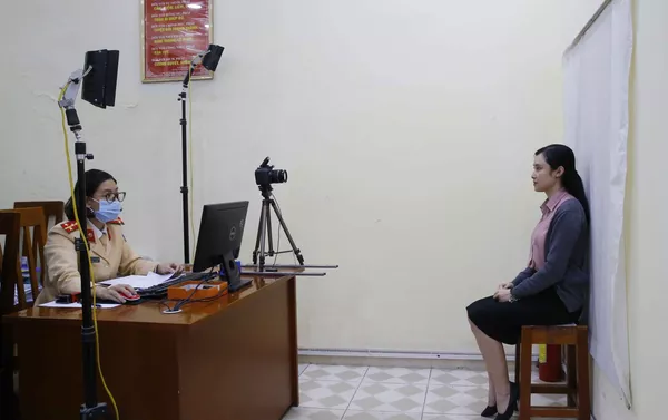 Công an Hà Nội tăng cường ca đêm làm căn cước công dân cho nhân dân Công an Hà Nội tăng cường ca đêm làm căn cước công dân cho nhân dân - Sputnik Việt Nam