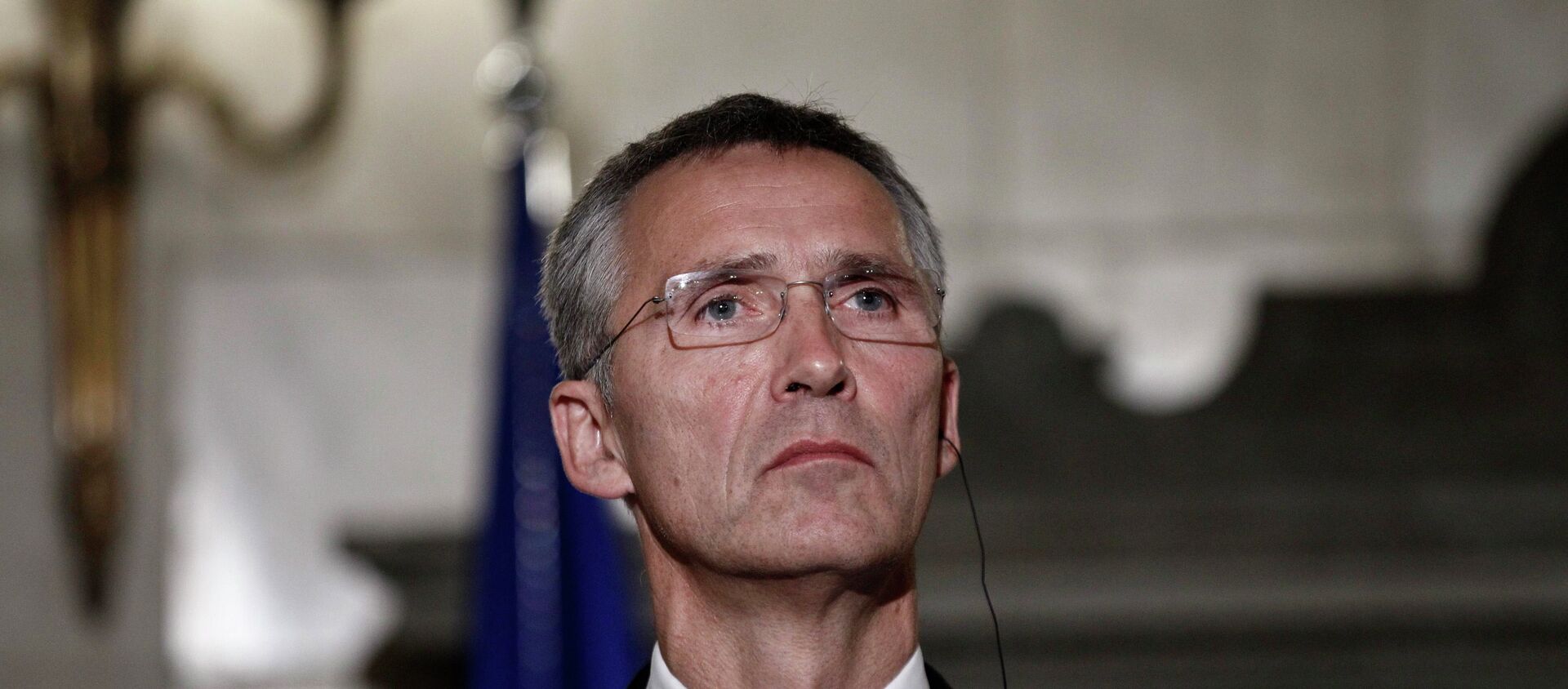 Tổng thư ký NATO Jens Stoltenberg tham dự một cuộc họp báo sau cuộc gặp với Thủ tướng Antonis Samaras của Hy Lạp (không ảnh) tại Athens ngày 30 tháng 10 năm 2014 - Sputnik Việt Nam, 1920, 16.03.2021