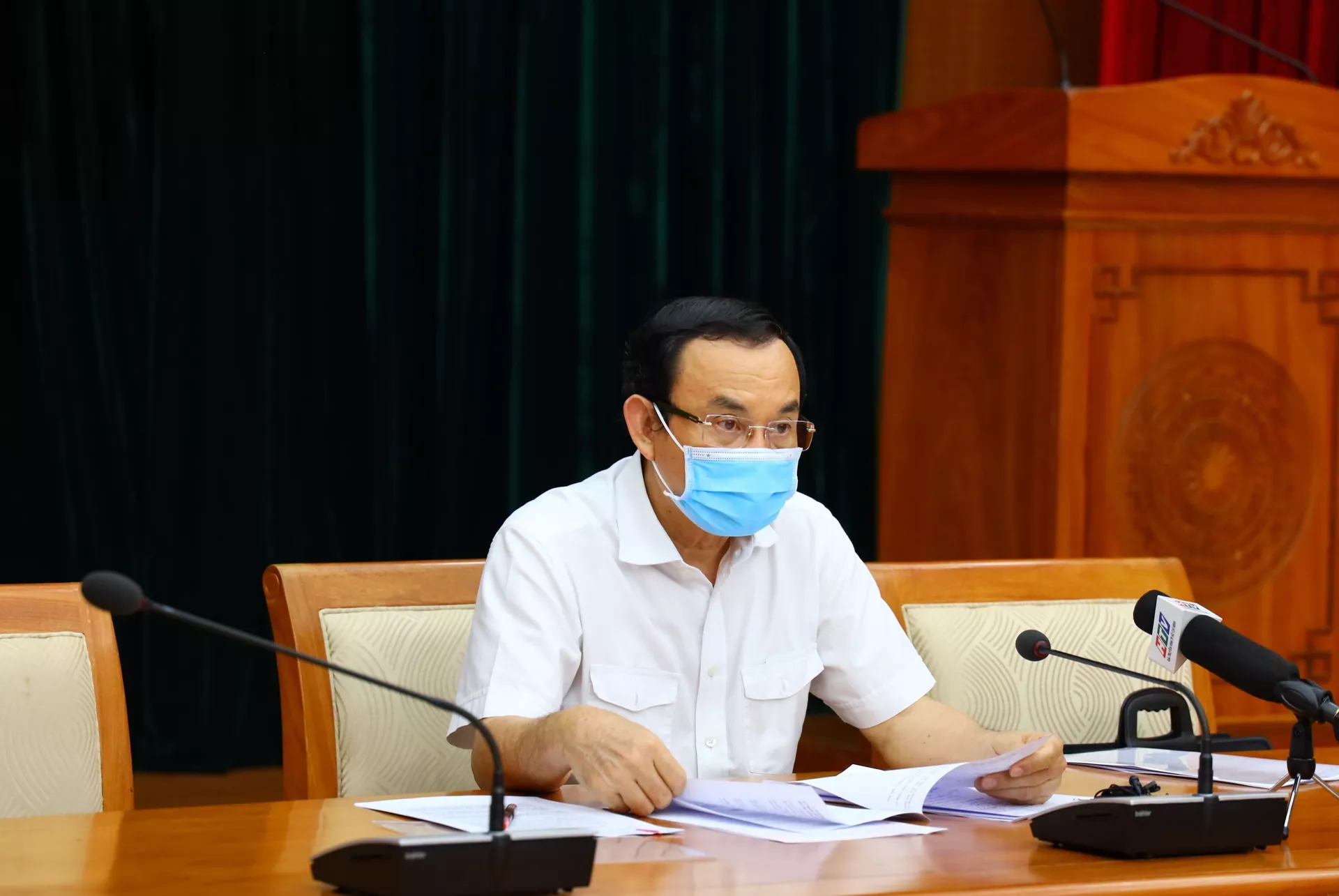 Vì sao chuyện Bí thư Nên ‘ở nhà’, GS. Nhân ra Quốc hội lại nóng dư luận Việt Nam đến thế? Vì sao chuyện Bí thư Nên ‘ở nhà’, GS. Nhân ra Quốc hội lại nóng dư luận Việt Nam đến thế? - Sputnik Việt Nam, 1920, 17.03.2021