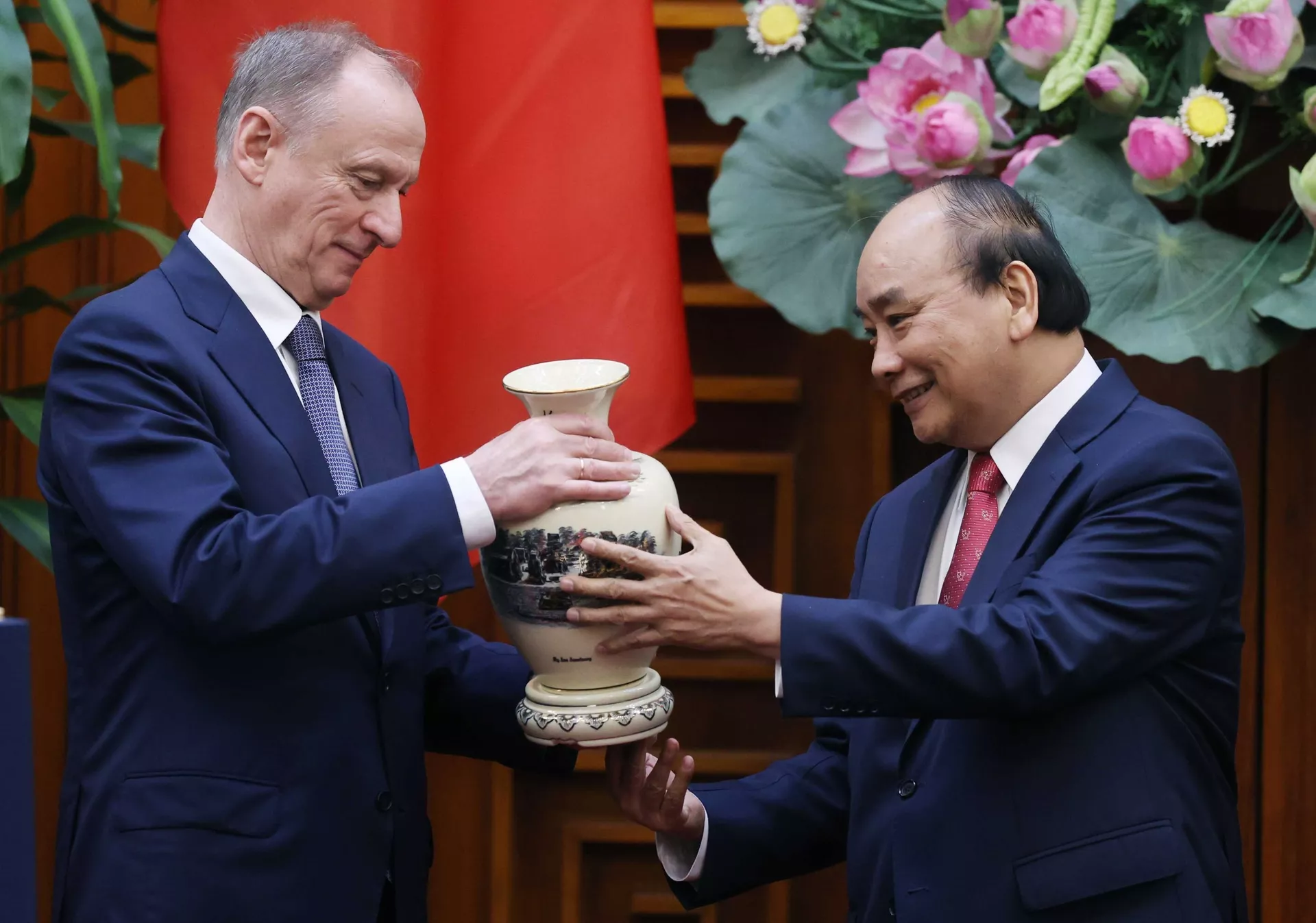 Thủ tướng: Quan hệ hợp tác an ninh, quốc phòng Việt - Nga là trụ cột Thủ tướng: Quan hệ hợp tác an ninh, quốc phòng Việt - Nga là trụ cột - Sputnik Việt Nam, 1920, 17.03.2021