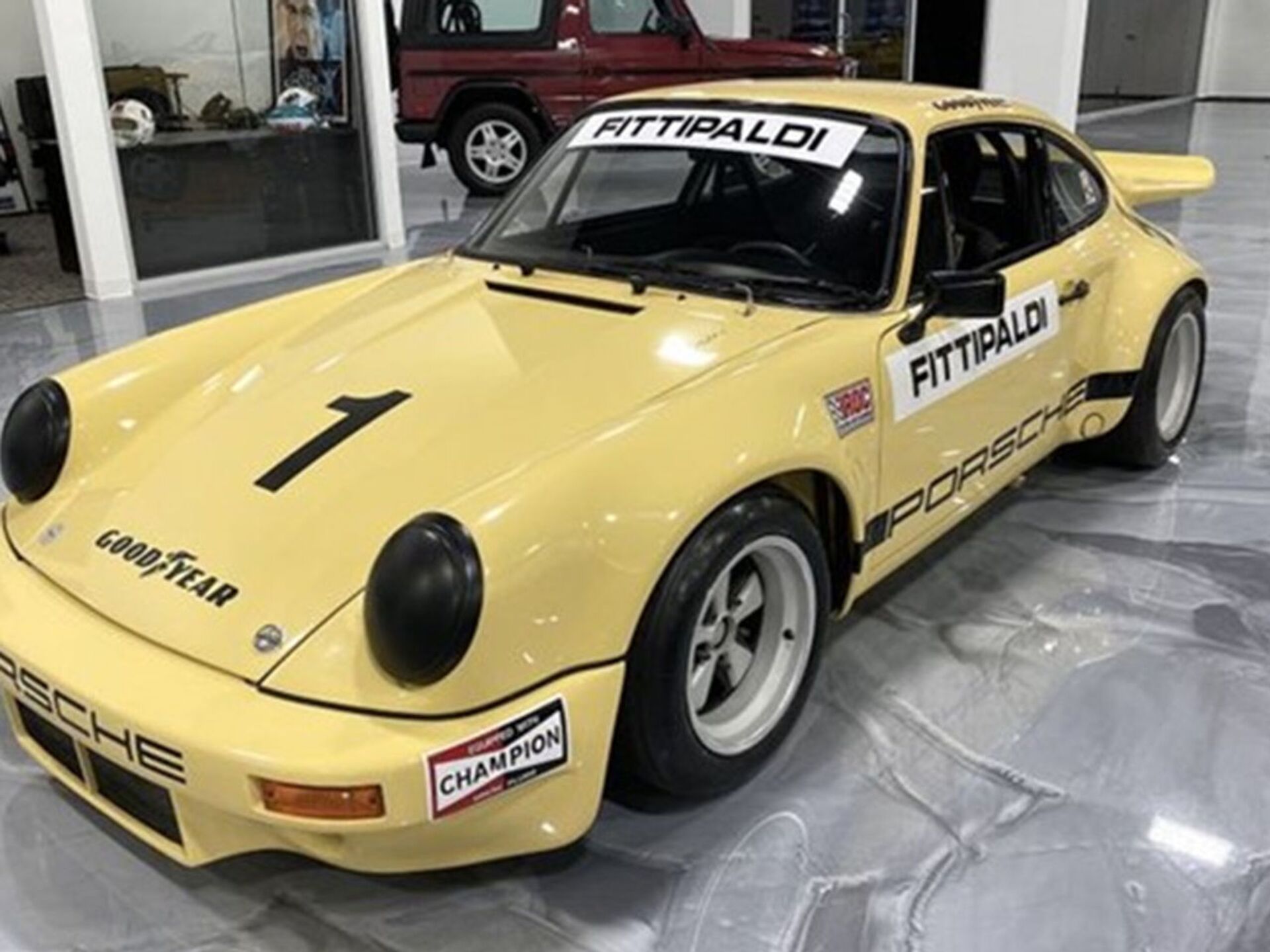 Xe Porsche thuộc sở hữu của trùm ma túy Pablo Escobar bán với giá 2,2 triệu USD Xe Porsche thuộc sở hữu của trùm ma túy Pablo Escobar bán với giá 2,2 triệu USD - Sputnik Việt Nam, 1920, 18.03.2021