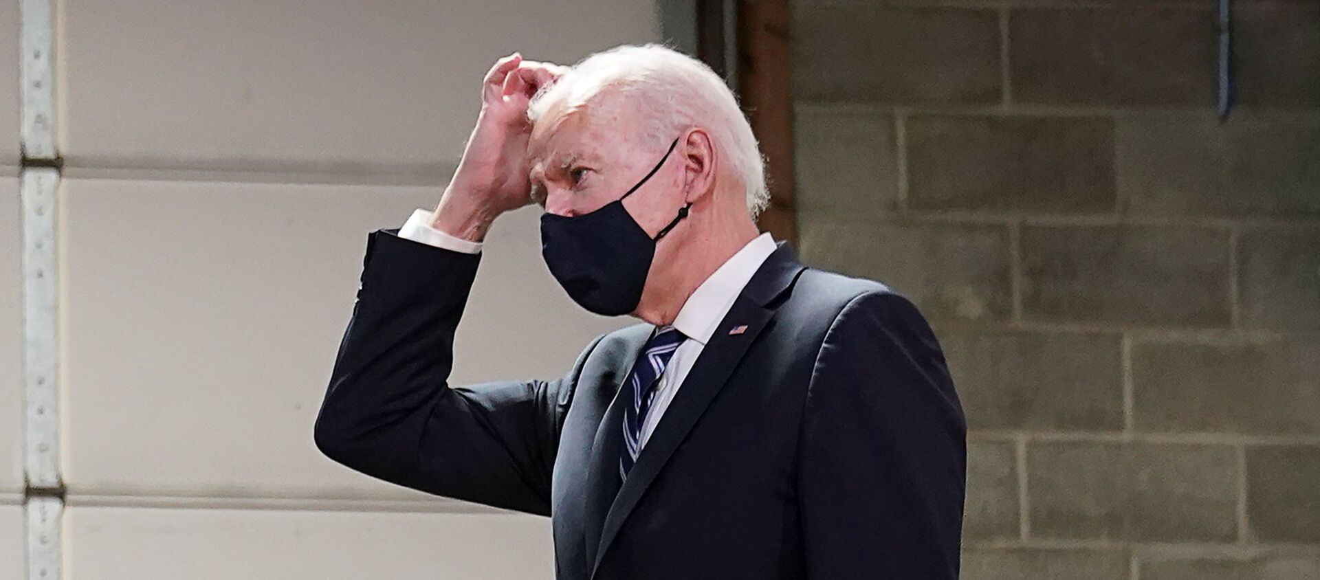 U.S. President Joe Biden speaks during a Help is Here Tour event to highlight the $1.9 trillion American Rescue Plan Act coronavirus disease (COVID-19) aid law, as he visits Smith Flooring in Chester, Pennsylvania, U.S., March 16, 2021.  - Sputnik Việt Nam, 1920, 22.03.2021