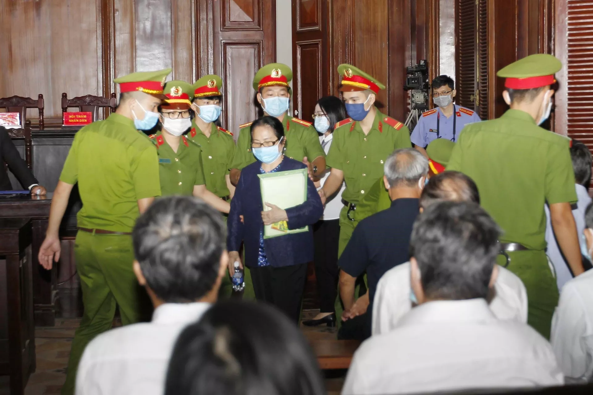 Vụ bà Bạch Diệp: Ông Nguyễn Thành Tài và VKS nói gì về ông Lê Hoàng Quân? Vụ bà Bạch Diệp: Ông Nguyễn Thành Tài và VKS nói gì về ông Lê Hoàng Quân? - Sputnik Việt Nam, 1920, 24.03.2021