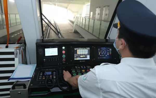 Tàu đường sắt tuyến Cát Linh - Hà Đông có tốc độ thiết kế tối đa 80 km/h. Tàu đường sắt tuyến Cát Linh - Hà Đông có tốc độ thiết kế tối đa 80 km/h. - Sputnik Việt Nam