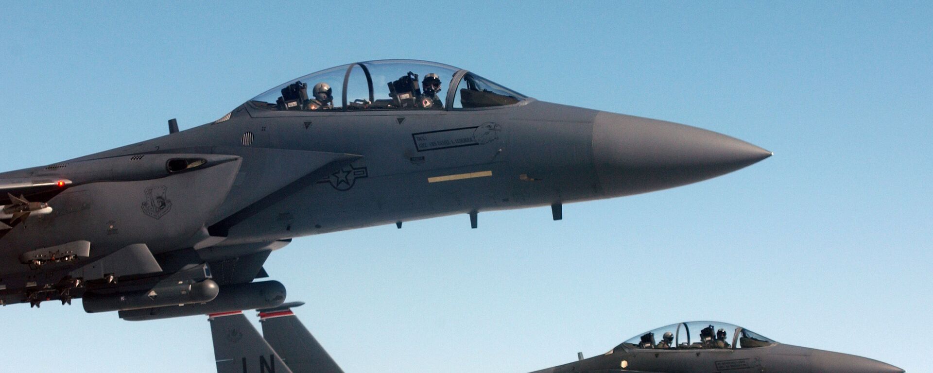 Máy bay chiến đấu-ném bom hai chỗ ngồi F-15E của Mỹ Máy bay chiến đấu-ném bom hai chỗ ngồi F-15E của Mỹ - Sputnik Việt Nam, 1920, 02.04.2021