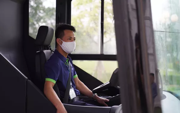 Xe bus điện Vinbus lăn bánh Xe bus điện Vinbus lăn bánh - Sputnik Việt Nam