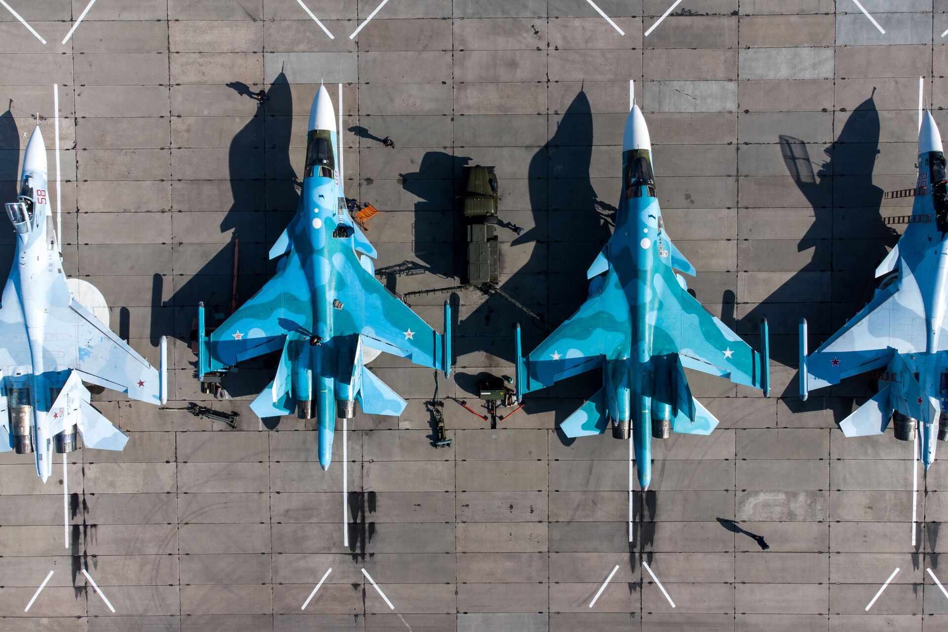 Máy bay Su-24, Su-30SM và Su-34 tại cuộc thi Aviadarts-2021, Liên bang Nga - Sputnik Việt Nam, 1920, 11.07.2022