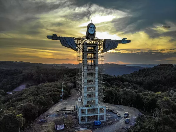 Xây dựng bức tượng Chúa Giêsu Kitô ở thành phố Encantado, Brazil Xây dựng bức tượng Chúa Giêsu Kitô ở thành phố Encantado, Brazil - Sputnik Việt Nam