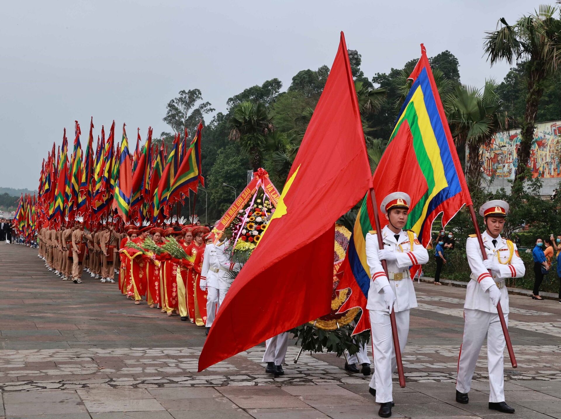 Chủ tịch nước dâng hương Đền Hùng: Cầu quốc thái dân an, xã tắc thịnh vượng - Sputnik Việt Nam, 1920, 21.04.2021