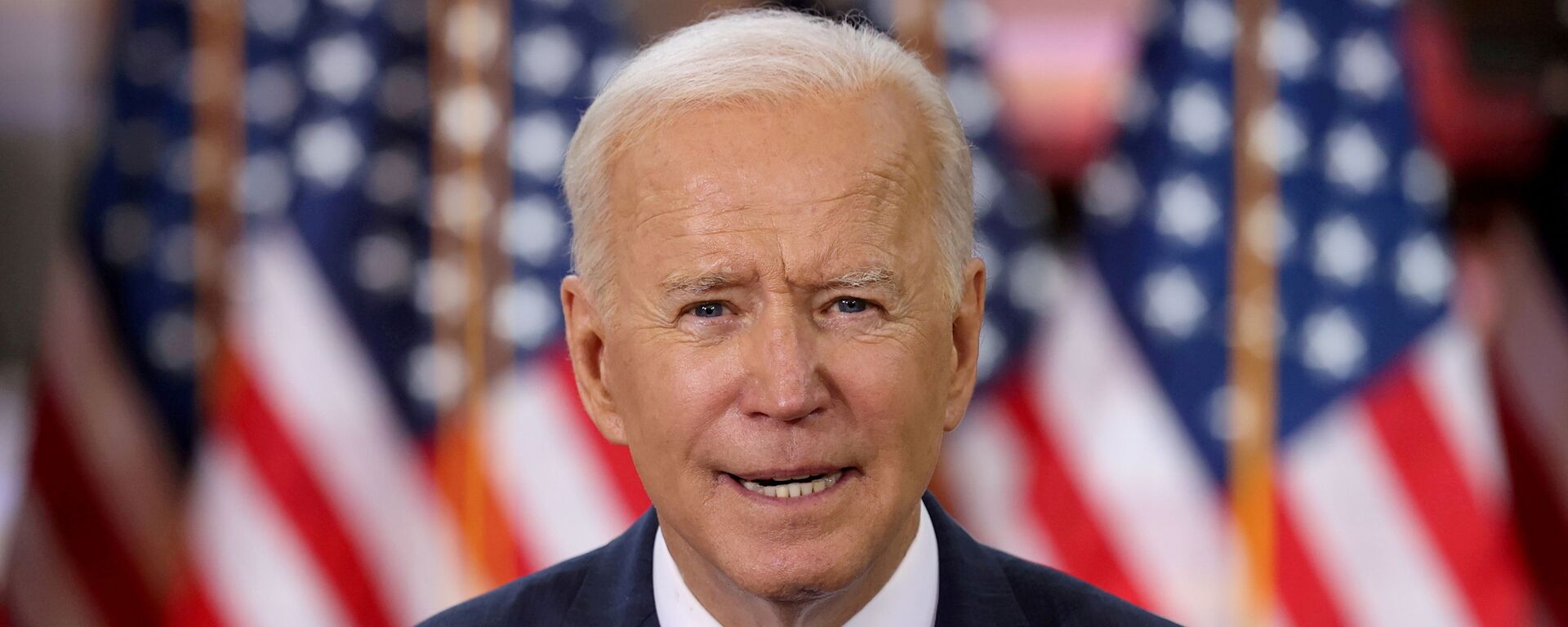 FILE PHOTO: Tổng thống Hoa Kỳ Joe Biden phát biểu về kế hoạch cơ sở hạ tầng của mình trong một sự kiện để giới thiệu kế hoạch tại Trung tâm Đào tạo Carpenters Pittsburgh ở Pittsburgh, Pennsylvania, Hoa Kỳ, ngày 31 tháng 3 năm 2021. - Sputnik Việt Nam, 1920, 13.05.2021