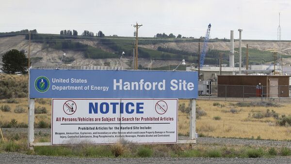 Biển chỉ đường ở lối vào Khu phức hợp Hanford ở Washington, Hoa Kỳ - Sputnik Việt Nam