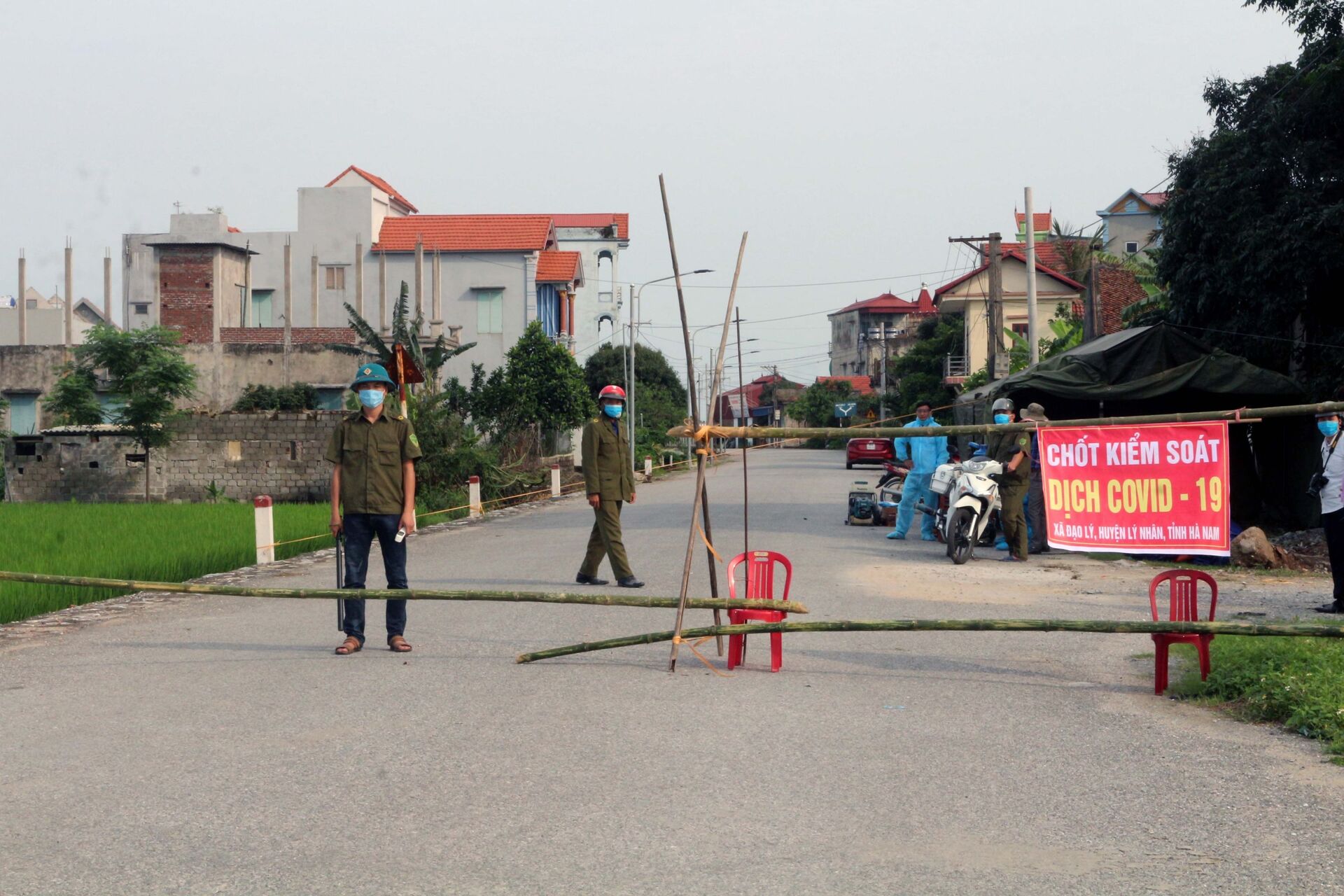 Vĩnh Phúc ghi nhận 5 ca dương tính với SARS-CoV-2 liên quan đến chuyên gia Trung Quốc - Sputnik Việt Nam, 1920, 02.05.2021