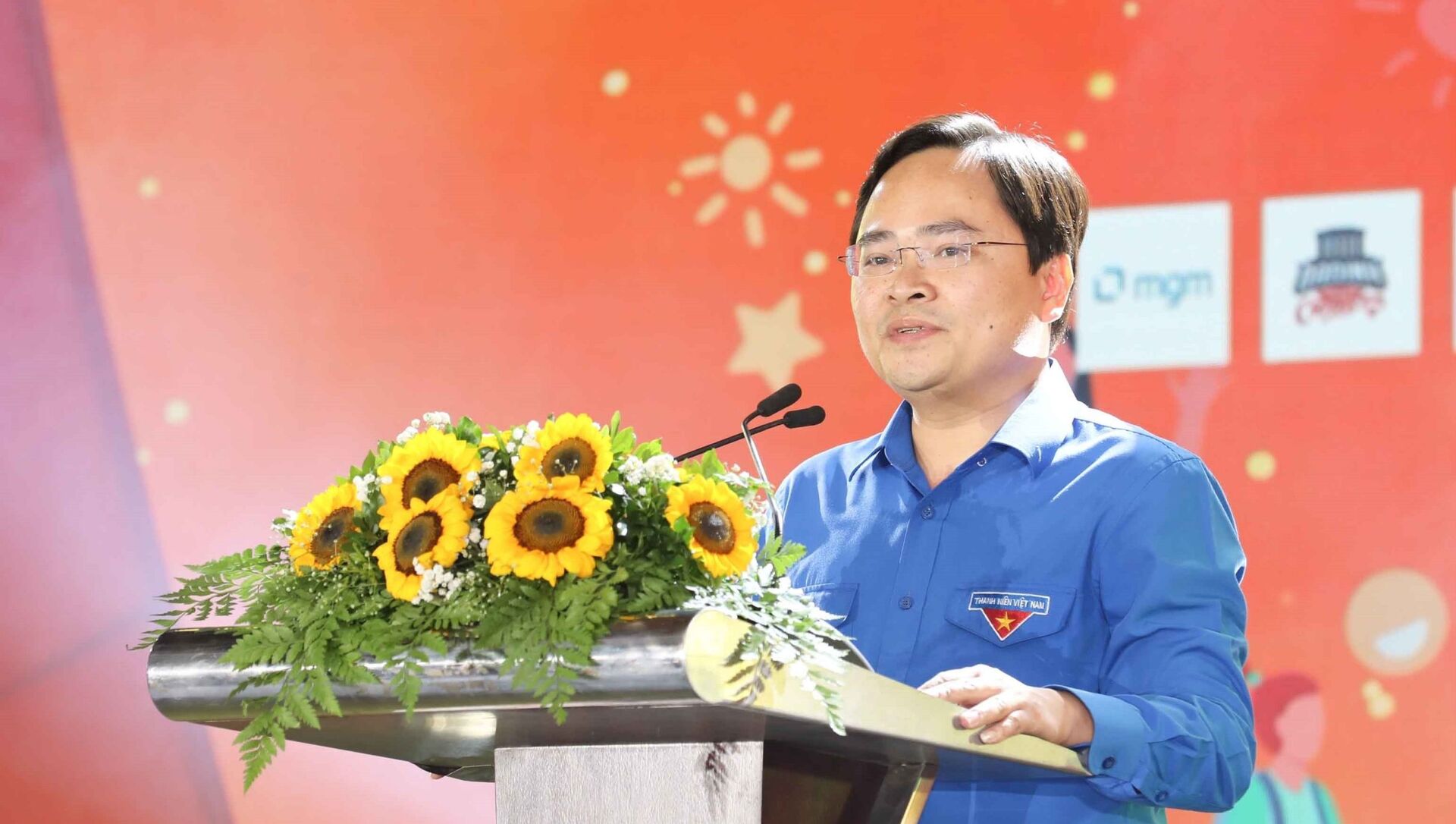 Đồng chí Nguyễn Anh Tuấn, Uỷ viên BCH Trung ương Đảng, Bí thư thứ nhất BCH Trung ương Đoàn TNCS Hồ Chí Minh Đồng chí Nguyễn Anh Tuấn, Uỷ viên BCH Trung ương Đảng, Bí thư thứ nhất BCH Trung ương Đoàn TNCS Hồ Chí Minh - Sputnik Việt Nam, 1920, 06.05.2021