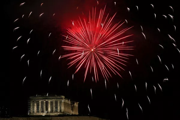 Pháo hoa trong lễ Phục sinh ở Athens Pháo hoa trong lễ Phục sinh ở Athens - Sputnik Việt Nam