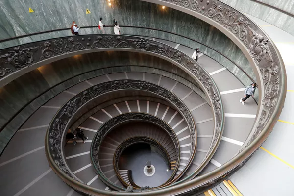 Khách thăm Bảo tàng Vatican trong ngày mở cửa Khách thăm Bảo tàng Vatican trong ngày mở cửa - Sputnik Việt Nam