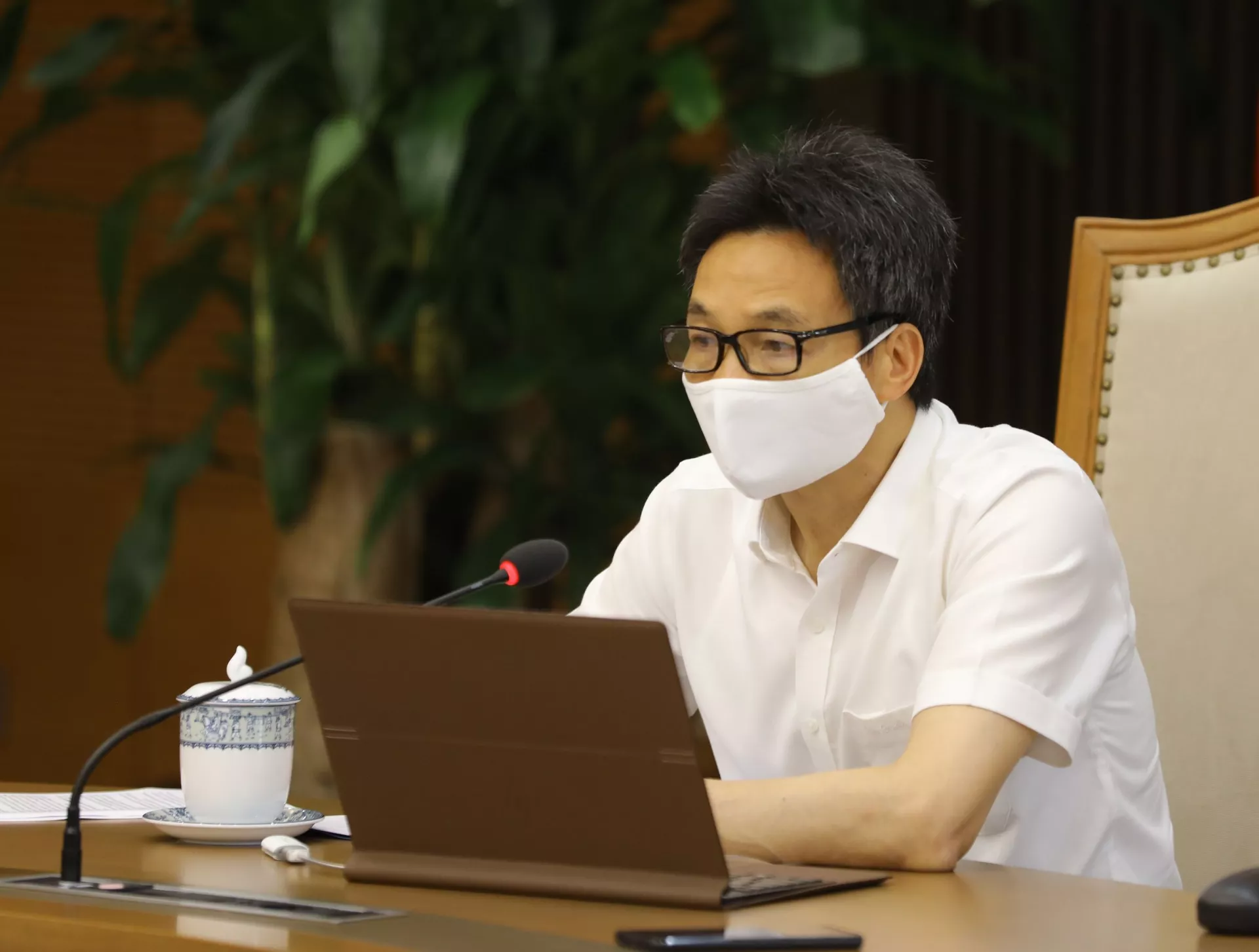 Lý do dịch Covid-19 lây nhanh ở Việt Nam, chuyên gia nói về sốc phản vệ khi tiêm vaccine Lý do dịch Covid-19 lây nhanh ở Việt Nam, chuyên gia nói về sốc phản vệ khi tiêm vaccine - Sputnik Việt Nam, 1920, 12.05.2021