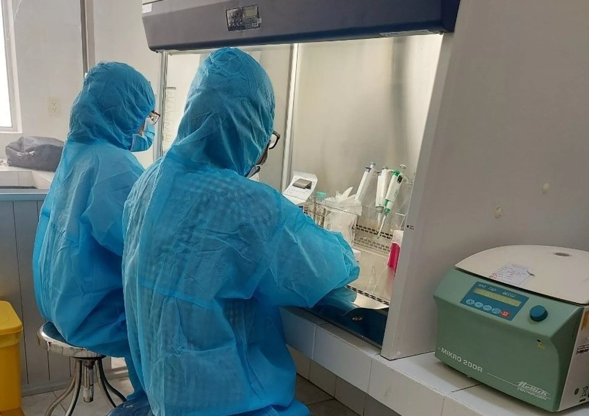 Lý do dịch Covid-19 lây nhanh ở Việt Nam, chuyên gia nói về sốc phản vệ khi tiêm vaccine Lý do dịch Covid-19 lây nhanh ở Việt Nam, chuyên gia nói về sốc phản vệ khi tiêm vaccine - Sputnik Việt Nam, 1920, 12.05.2021