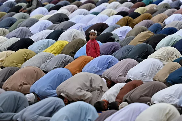 Lễ cầu nguyện Eid al-Fitr tại đền Eidgah Sharif ở Rawalpindi Lễ cầu nguyện Eid al-Fitr tại đền Eidgah Sharif ở Rawalpindi - Sputnik Việt Nam
