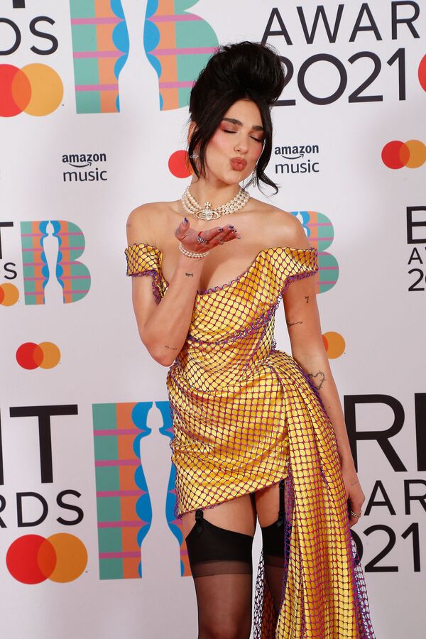 Ca sĩ Dua Lipa tại Lễ trao giải BRIT Awards 2021 ở London - Sputnik Việt Nam