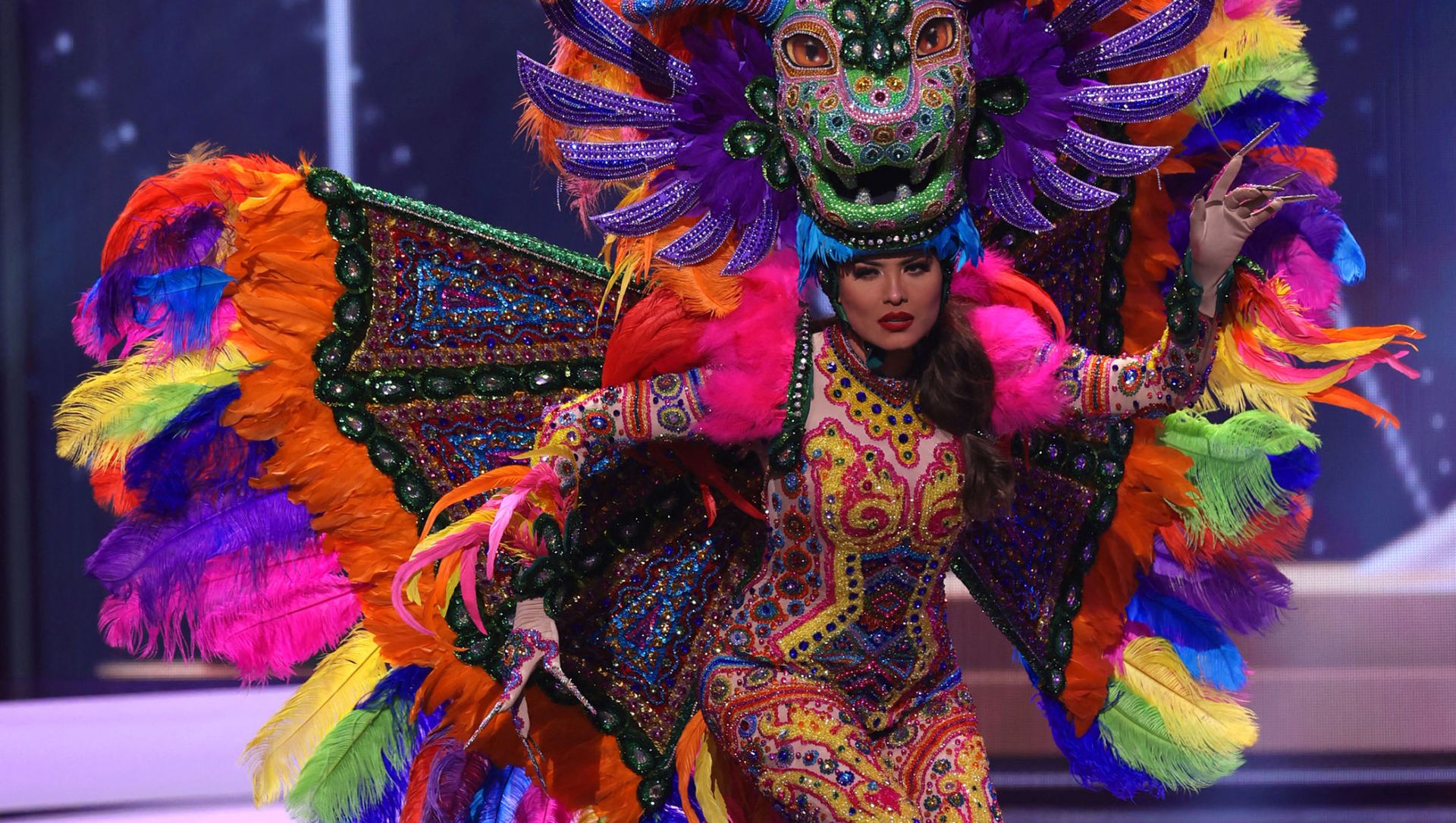 Hoa hậu Mexico Andrea Meza trong phần trình diễn trang phục dân tộc tại cuộc thi Hoa hậu Hoàn vũ lần thứ 69 Hoa hậu Mexico Andrea Meza trong phần trình diễn trang phục dân tộc tại cuộc thi Hoa hậu Hoàn vũ lần thứ 69 - Sputnik Việt Nam, 1920, 17.05.2021
