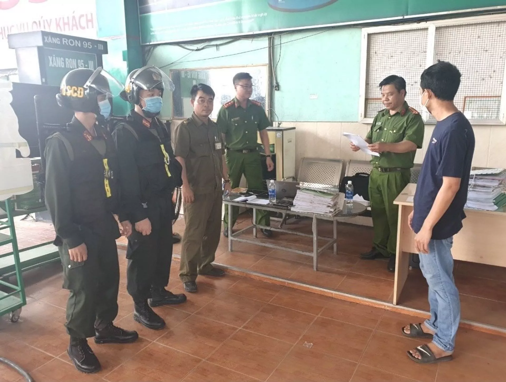 Đồng Nai: Xóa tên một ứng cử viên đại biểu HĐND xã vì liên quan đến đường dây xăng giả Đồng Nai: Xóa tên một ứng cử viên đại biểu HĐND xã vì liên quan đến đường dây xăng giả - Sputnik Việt Nam, 1920, 22.05.2021