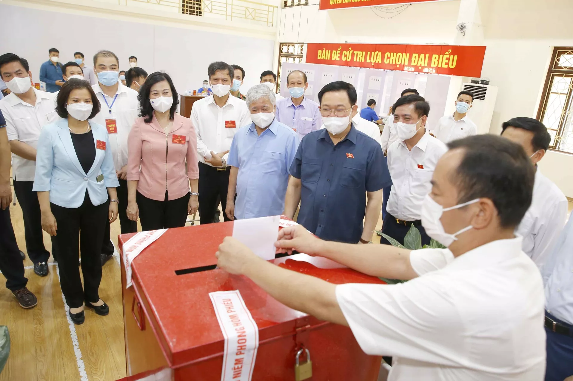 Những điều ấn tượng trong ngày hội bầu cử lớn nhất của Việt Nam Những điều ấn tượng trong ngày hội bầu cử lớn nhất của Việt Nam - Sputnik Việt Nam, 1920, 24.05.2021