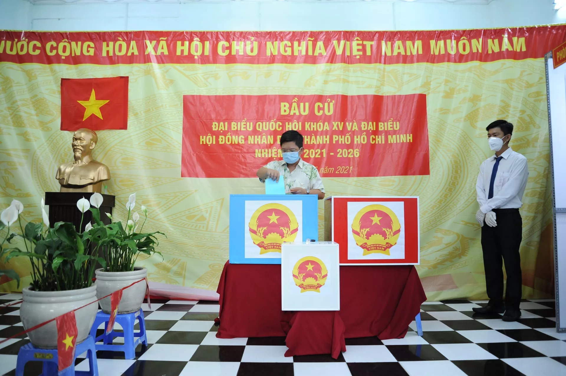 Những điều ấn tượng trong ngày hội bầu cử lớn nhất của Việt Nam Những điều ấn tượng trong ngày hội bầu cử lớn nhất của Việt Nam - Sputnik Việt Nam, 1920, 24.05.2021