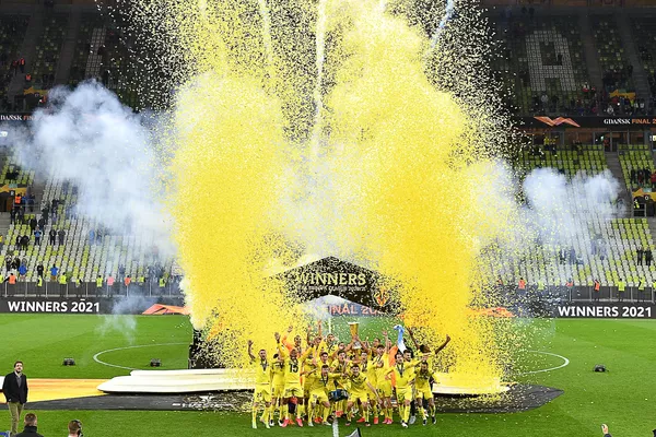 Các cầu thủ Villarreal ăn mừng chiến thắng trong trận chung kết UEFA Europa League giữa hai câu lạc bộ Villarreal và Manchester United tại Gdańsk Các cầu thủ Villarreal ăn mừng chiến thắng trong trận chung kết UEFA Europa League giữa hai câu lạc bộ Villarreal và Manchester United tại Gdańsk - Sputnik Việt Nam