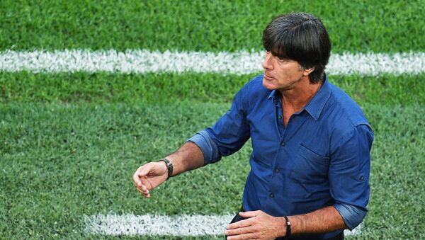 Vị trí thứ nhất thuộc về chuyên gia Đức Joachim Low. Thu nhập của ông là 4,75 triệu euro. - Sputnik Việt Nam