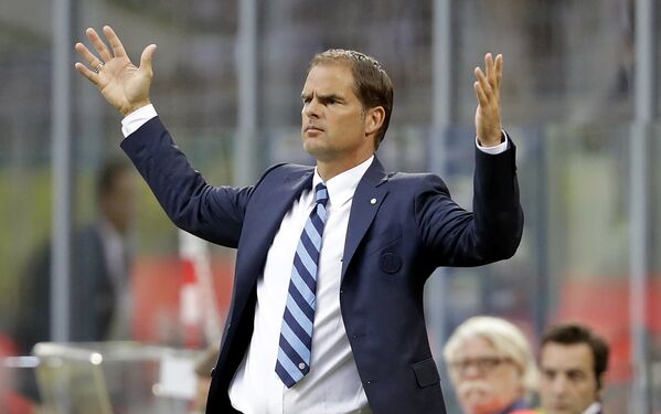 Vị trí thứ 3 thuộc về huấn luyện viên đội tuyển quốc gia Hà Lan Frank de Boer đảm nhận. Theo số liệu không chính thức, thu nhập của ông là 3 triệu euro. - Sputnik Việt Nam