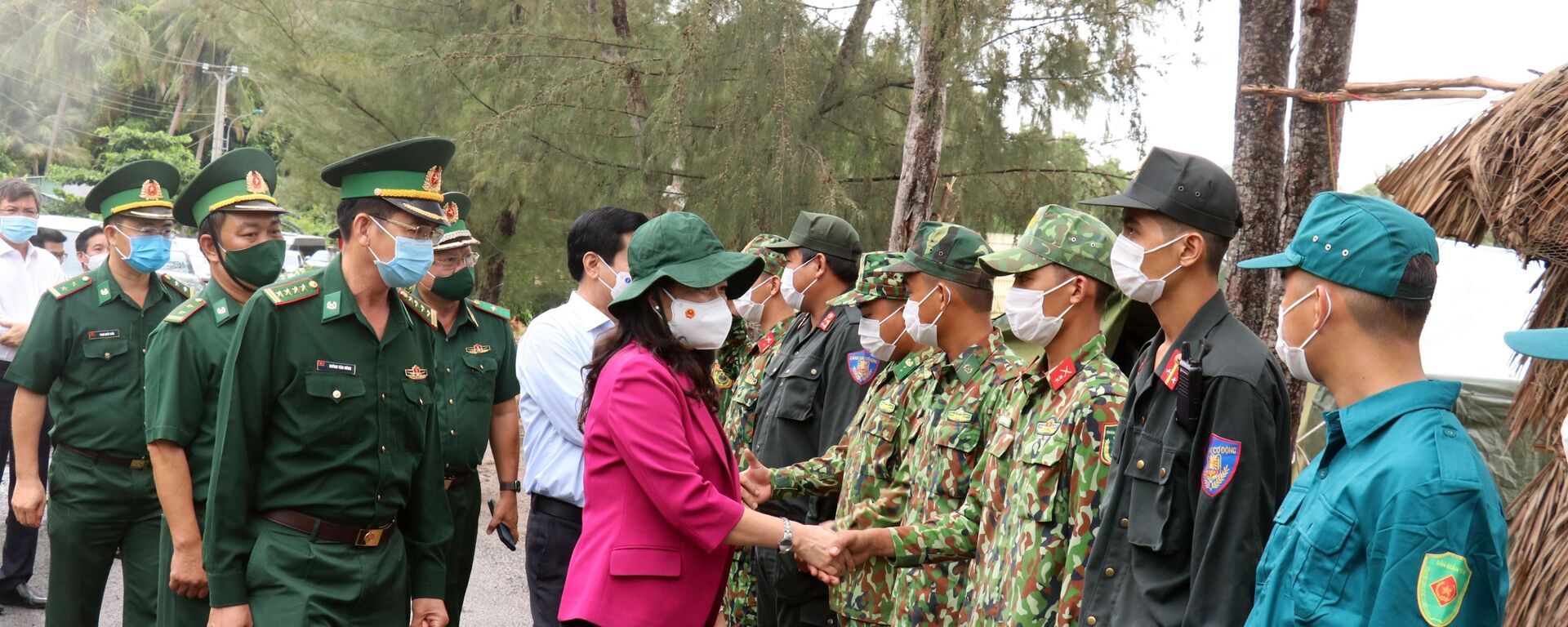 Phó Chủ tịch nước Võ Thị Ánh Xuân thăm chốt biên giới trên biển số 50, Đồn Biên phòng cửa khẩu quốc tế Hà Tiên (Kiên Giang). - Sputnik Việt Nam, 1920, 09.06.2021