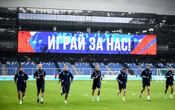 Các cầu thủ của đội tuyển bóng đá quốc gia Nga trong buổi tập mở trước thềm EURO 2020. - Sputnik Việt Nam