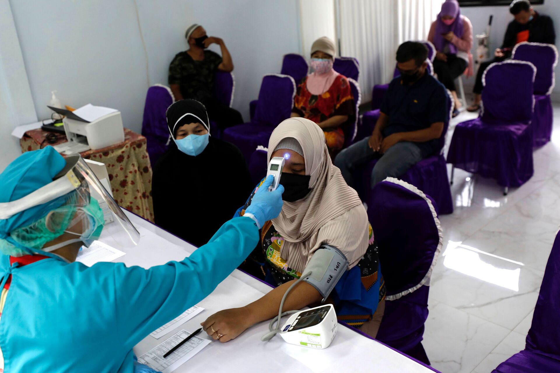 Indonesia có kế hoạch tiêm chủng coronavirus 1 triệu người mỗi ngày - Sputnik Việt Nam, 1920, 10.06.2021