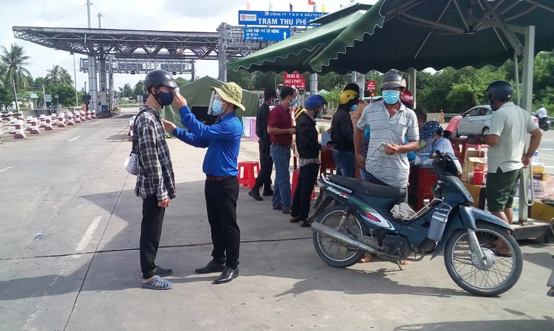 Việt Nam phê duyệt thử nghiệm Nanocovax giai đoạn 3, Tiền Giang giãn cách xã hội Việt Nam phê duyệt thử nghiệm Nanocovax giai đoạn 3, Tiền Giang giãn cách xã hội - Sputnik Việt Nam, 1920, 11.06.2021