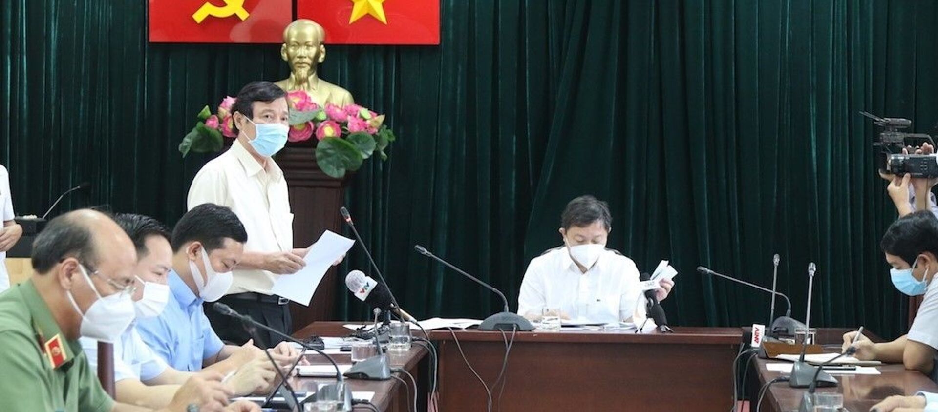 Lãnh đạo Thành phố Hồ Chí Minh kiểm tra phòng, chống dịch COVID-19 tại quận Gò Vấp. - Sputnik Việt Nam, 1920, 13.06.2021