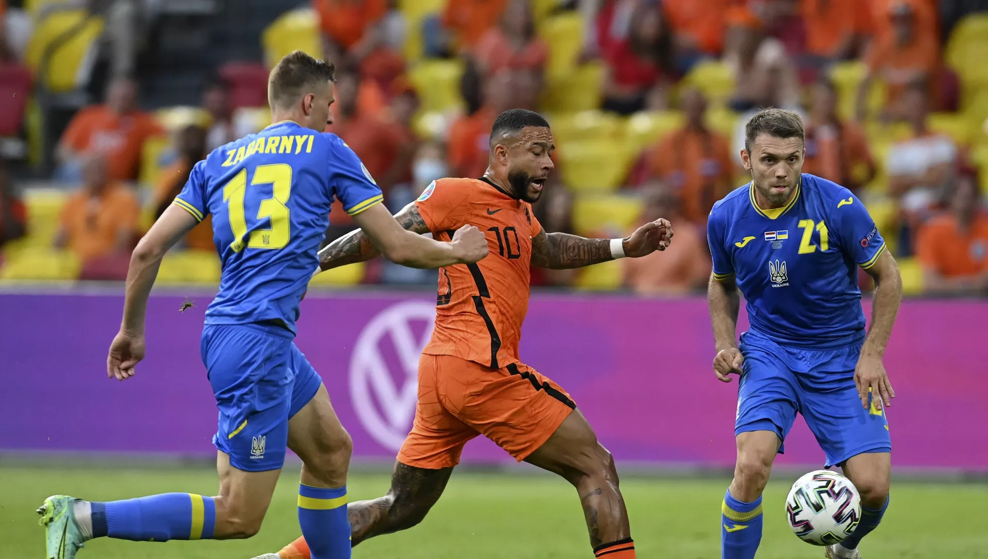 Trận đấu giữa đội tuyển Hà Lan và Ukraina tại Euro 2020