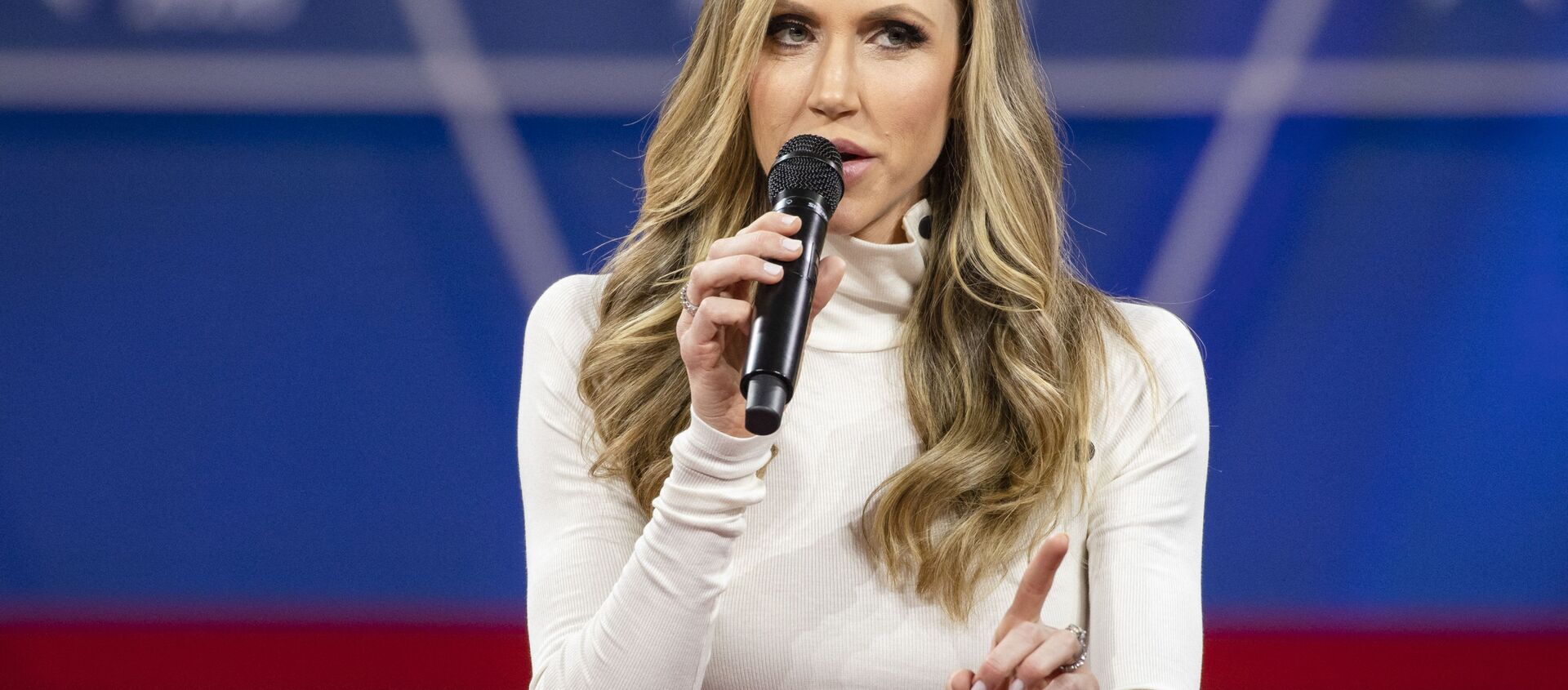 Con dâu của cựu Tổng thống Mỹ Donald Trump, Lara Trump. - Sputnik Việt Nam, 1920, 15.06.2021