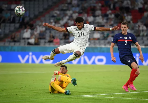Các cầu thủ bóng đá Đức và Pháp trong trận đấu tại Euro 2020 Các cầu thủ bóng đá Đức và Pháp trong trận đấu tại Euro 2020 - Sputnik Việt Nam