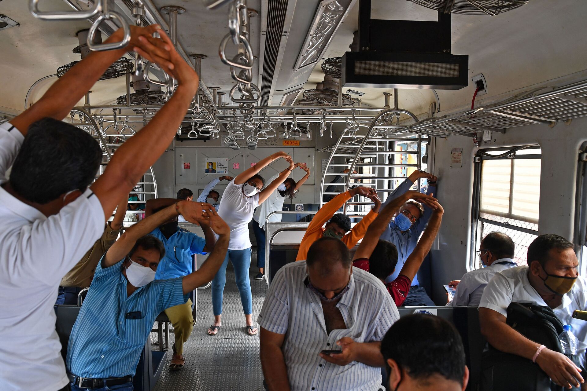 Modi: Yoga trở thành nguồn sức mạnh giữa đại dịch coronavirus và lá chắn chống lại bệnh tật - Sputnik Việt Nam, 1920, 21.06.2021