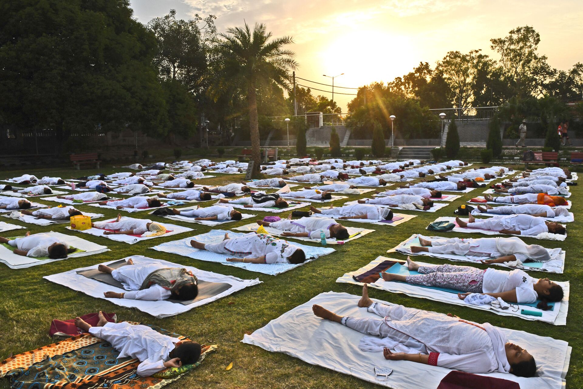 Modi: Yoga trở thành nguồn sức mạnh giữa đại dịch coronavirus và lá chắn chống lại bệnh tật - Sputnik Việt Nam, 1920, 21.06.2021