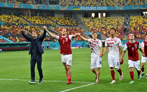 Trận đấu vòng bảng của Giải Vô địch Bóng đá châu Âu EURO 2020 giữa đội tuyển Ukraina và đội tuyển Áo - Sputnik Việt Nam