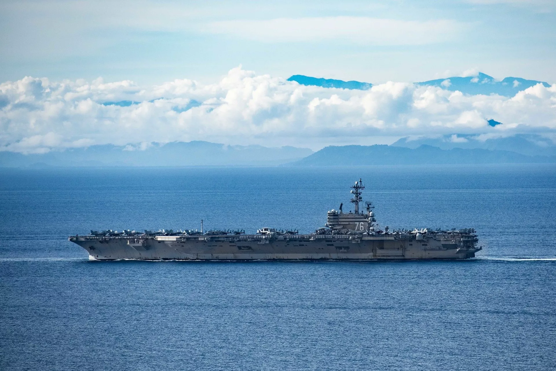 Tàu sân bay USS Ronald Reagan (CVN-76). Tàu sân bay USS Ronald Reagan (CVN-76). - Sputnik Việt Nam, 1920, 05.10.2021