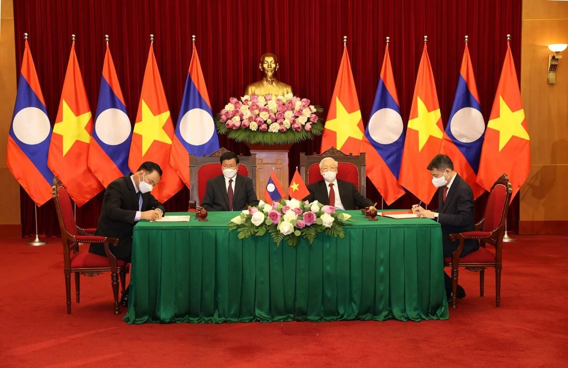 Không chỉ là anh em, Việt Nam quan trọng với Lào như thế nào? Không chỉ là anh em, Việt Nam quan trọng với Lào như thế nào? - Sputnik Việt Nam, 1920, 28.06.2021