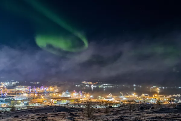 Bức ảnh chụp Bắc cực quang ở Murmansk của nhiếp ảnh gia người Nga Vitaliy Novikov, lọt vào danh sách rút gọn cho cuộc thi Nhiếp ảnh gia thiên văn học lần thứ 13 của Đài thiên văn Hoàng gia Bức ảnh chụp Bắc cực quang ở Murmansk của nhiếp ảnh gia người Nga Vitaliy Novikov, lọt vào danh sách rút gọn cho cuộc thi Nhiếp ảnh gia thiên văn học lần thứ 13 của Đài thiên văn Hoàng gia - Sputnik Việt Nam