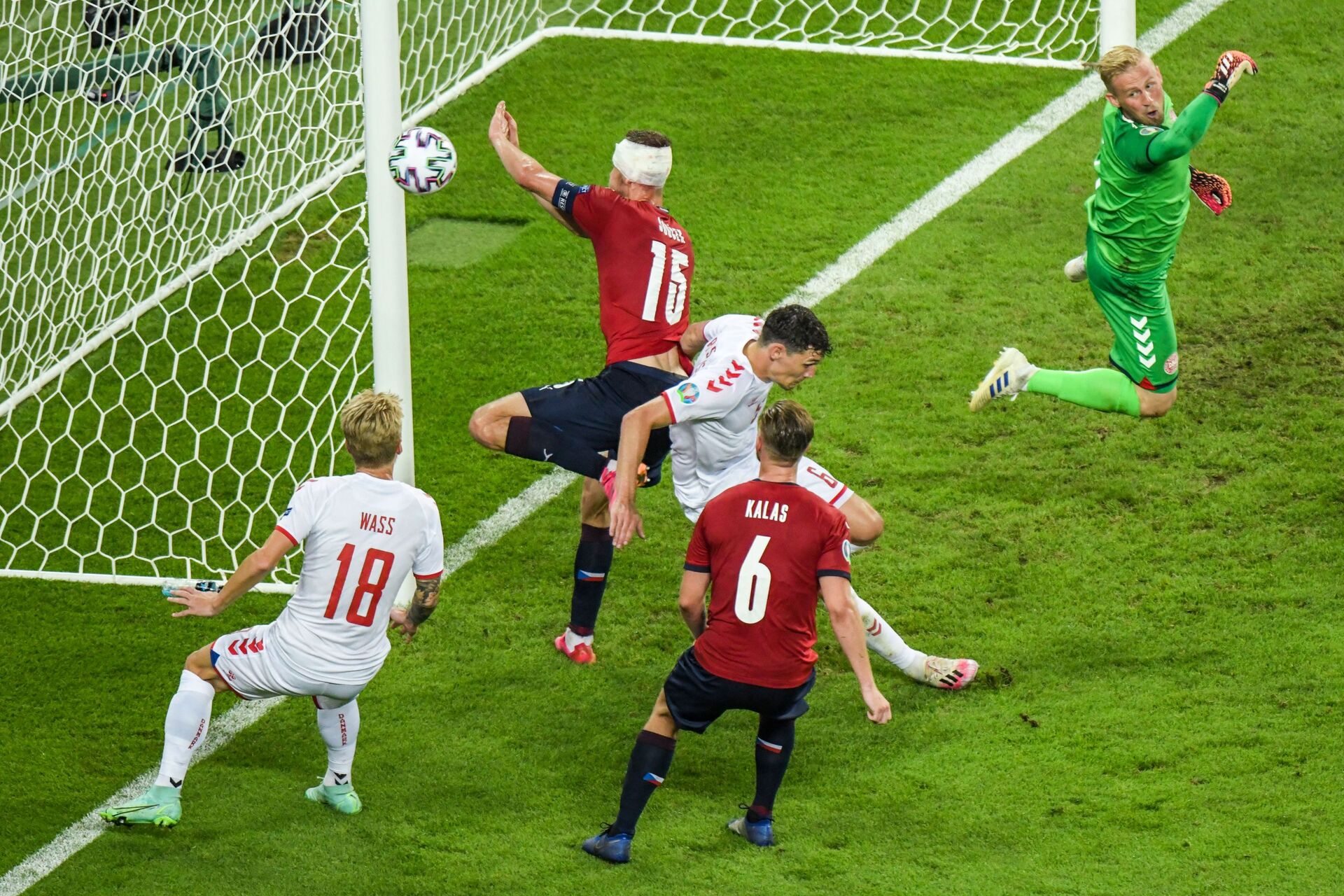 Giải Vô địch Bóng đá châu Âu: Đội tuyển Séc thua đội tuyển Đan Mạch Giải Vô địch Bóng đá châu Âu: Đội tuyển Séc thua đội tuyển Đan Mạch - Sputnik Việt Nam, 1920, 04.07.2021